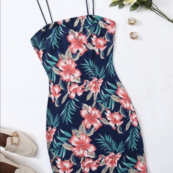 Dresses & Skirts - Tropical Print Bodycon Dress -NWT